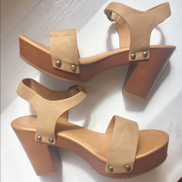 Shoes - Tan Wedge Heels